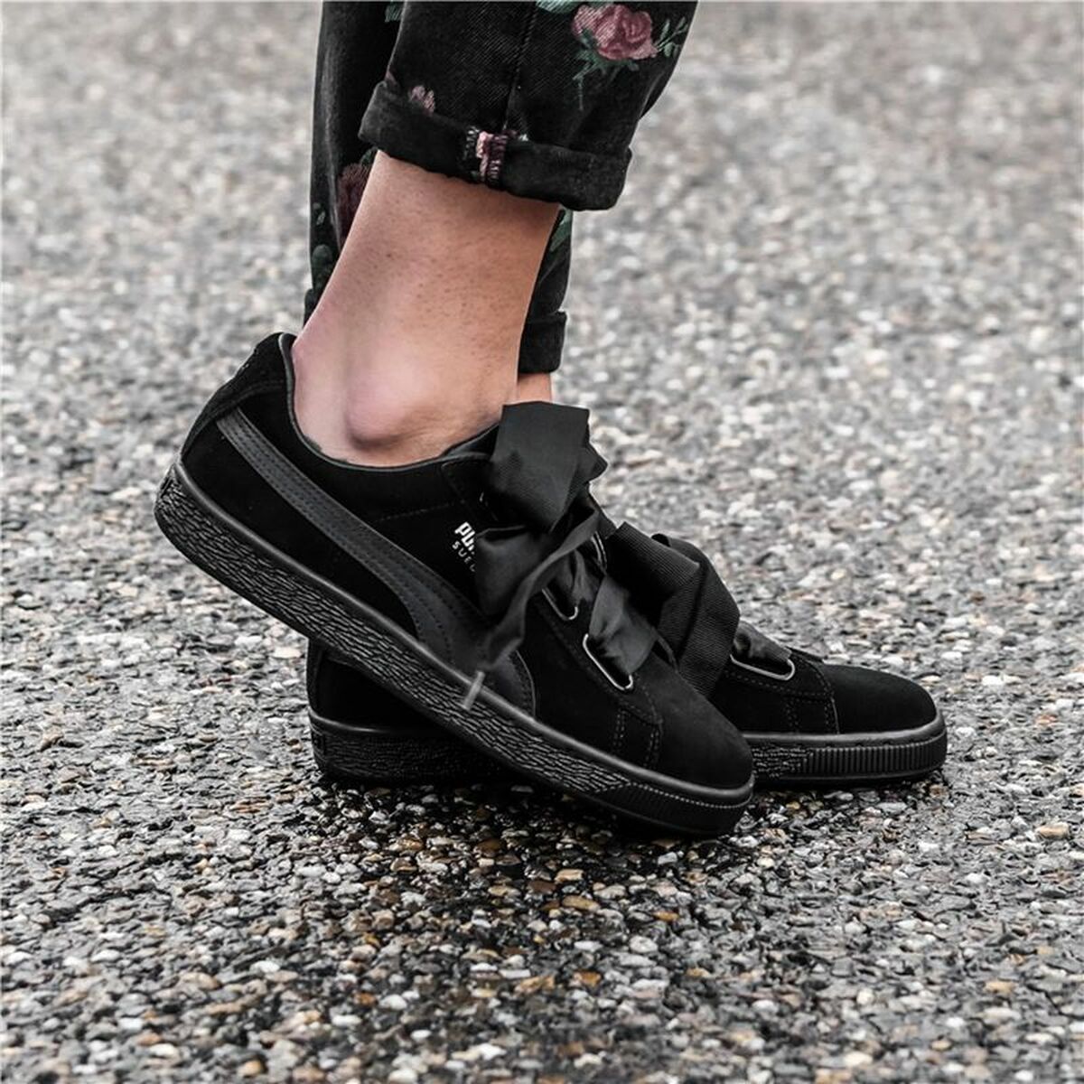 Dames casual sneakers Puma Suede Heart Ep Zwart
