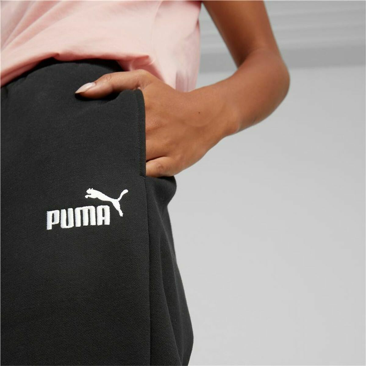 Volwassenen Trainingbroek Puma ESS+ Embroidery High-Waist Vrouw Zwart