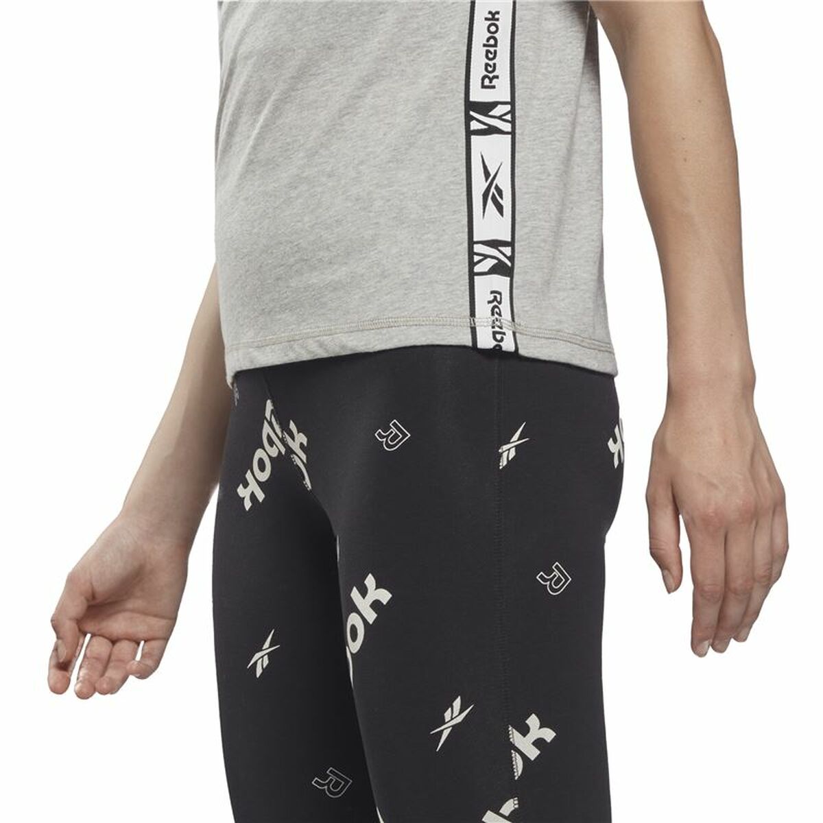Dames-T-Shirt met Korte Mouwen Reebok Tape Pack Grijs