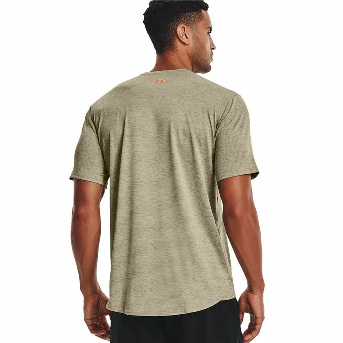 T-Shirt met Korte Mouwen Under Armour Vent Graphic. Lichtbruin