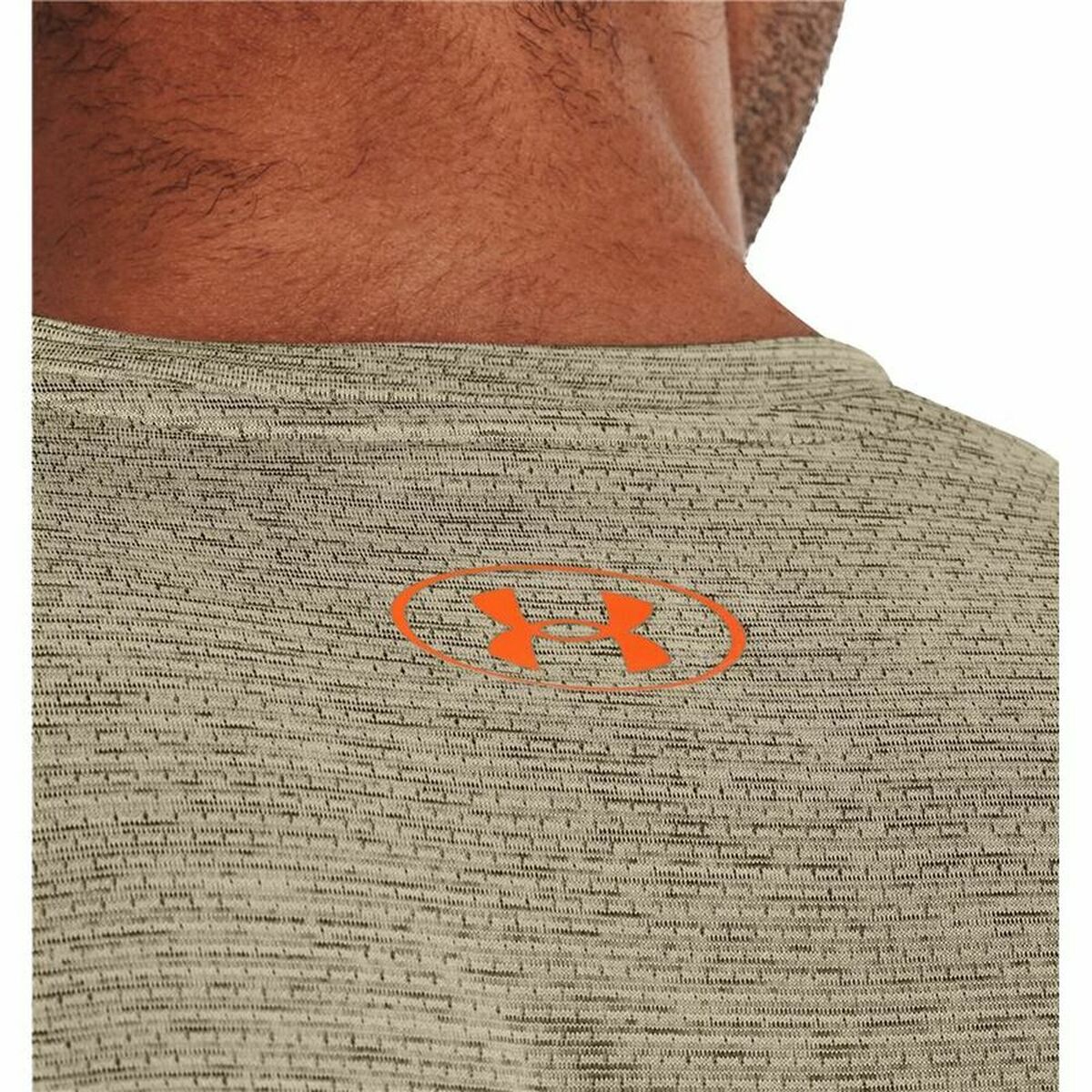 T-Shirt met Korte Mouwen Under Armour Vent Graphic. Lichtbruin